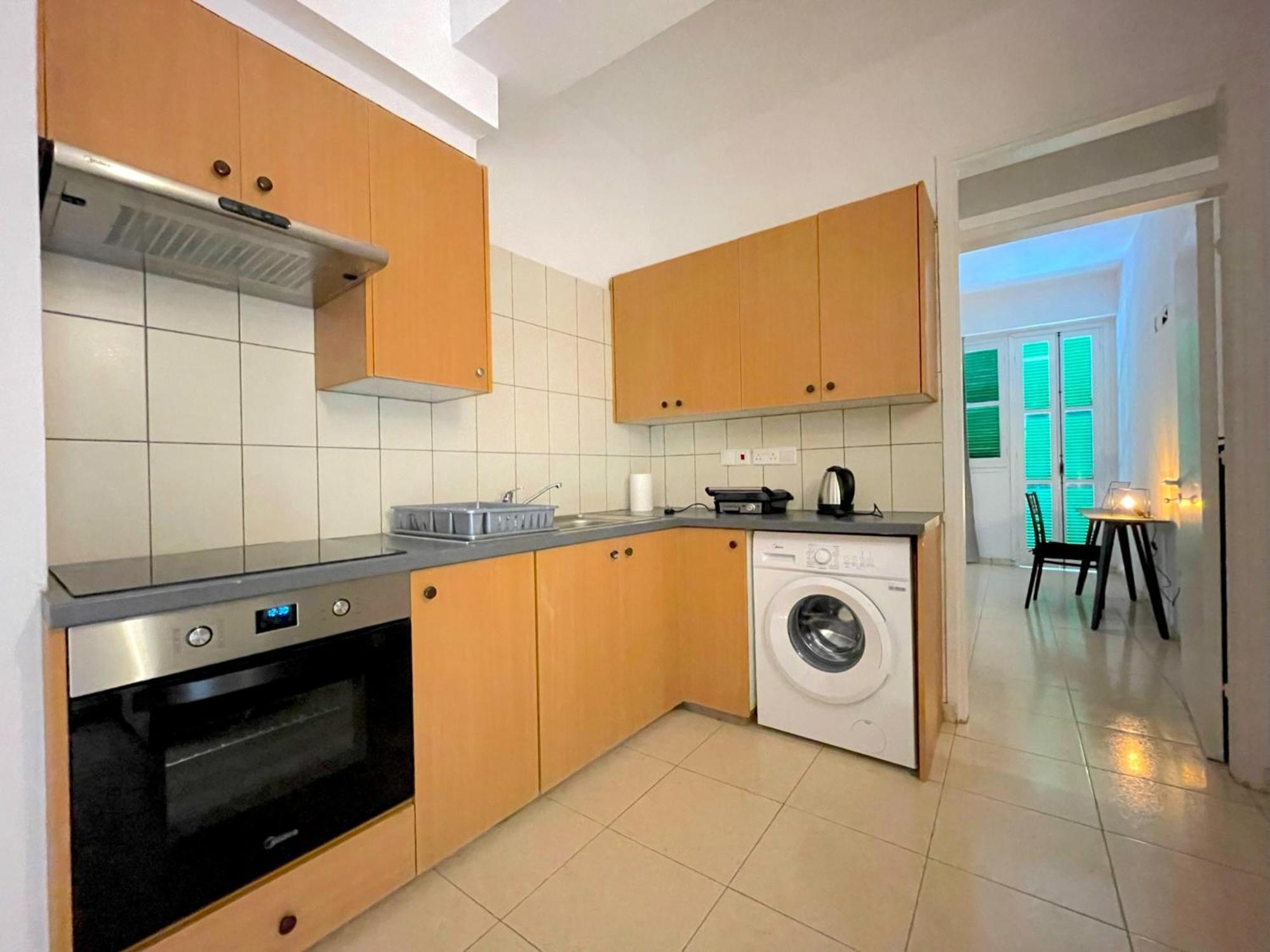 Queen Regina Suites By Platform 357 Nicosie Extérieur photo
